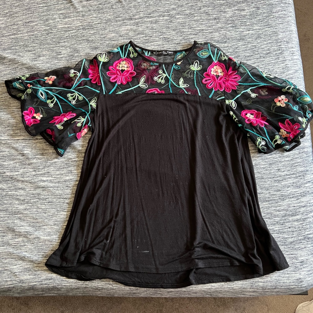 Embroidered blouse - large